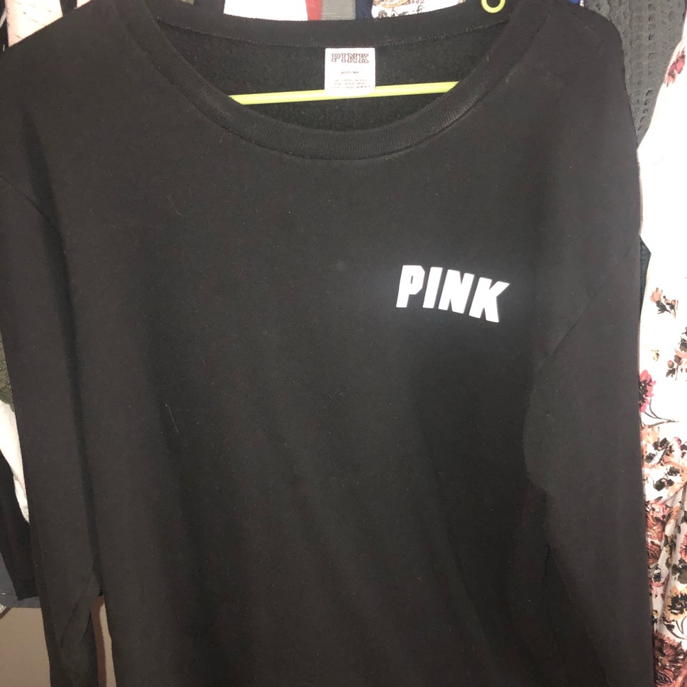 Black sweatshirt